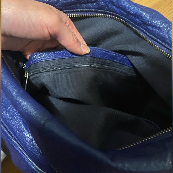 Danier Genuine Leather Bag - Picture 5 of 16